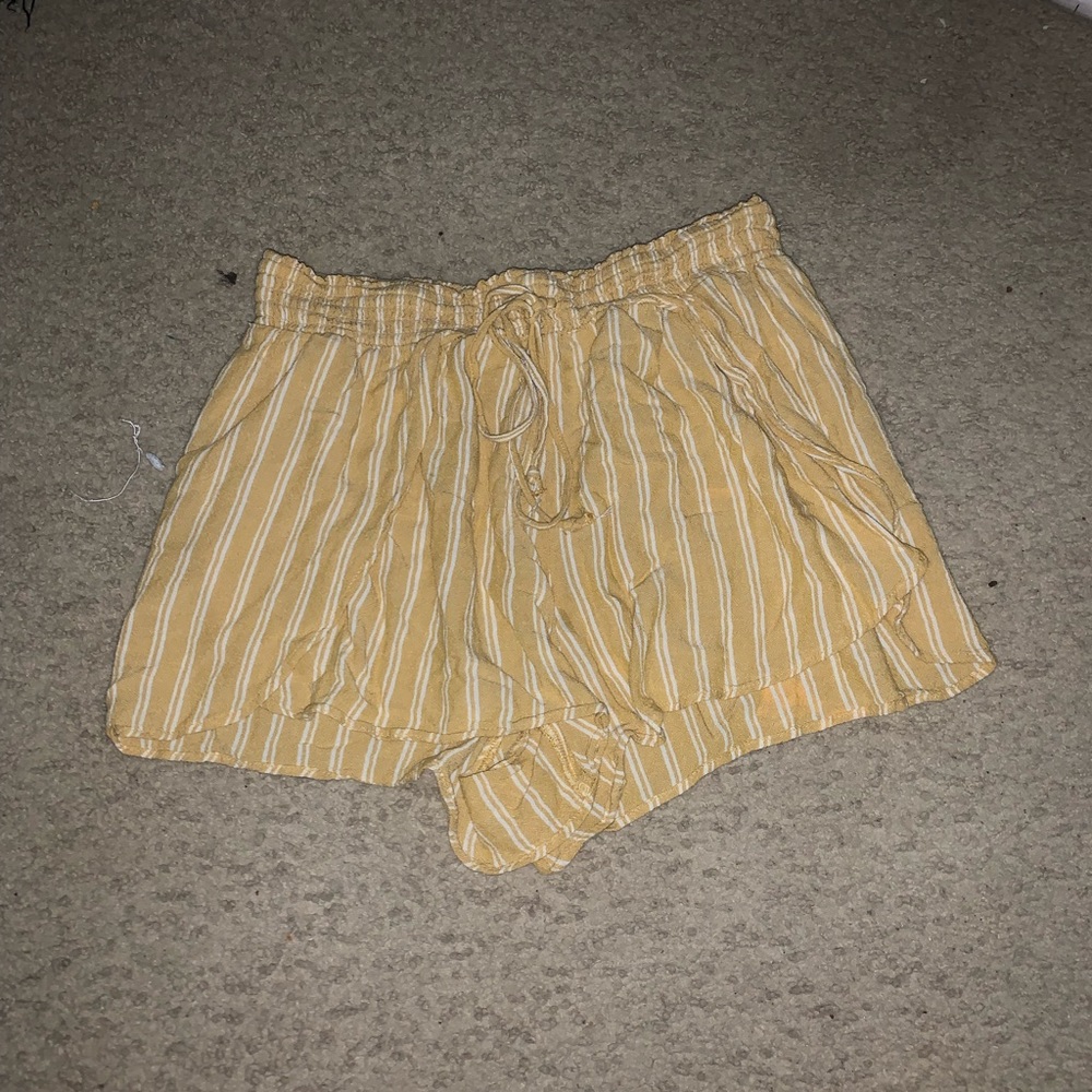 American Eagle flowy shorts